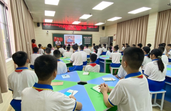 已處理1630663369255江門(mén)市中小學(xué)校“思政第一課”在鶴山市拉開(kāi)序幕（攝影：黃啟建）.jpg