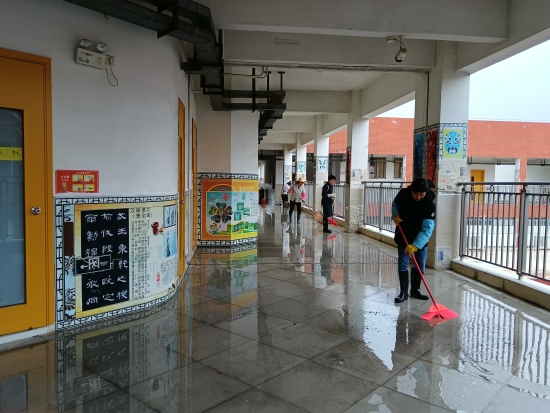 已處理35  碧桂園學校教職員工清洗課室、走廊.jpg