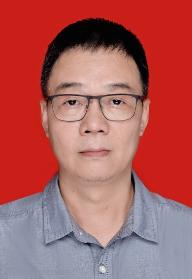 李勇?。ê雍芾砉晒砷L,、四級主任科員）.jpg