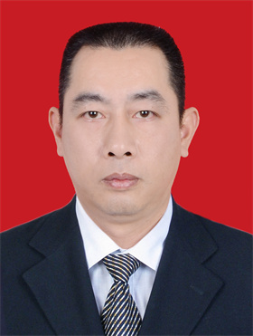 李偉超（紅底,，有領(lǐng)帶）.jpg