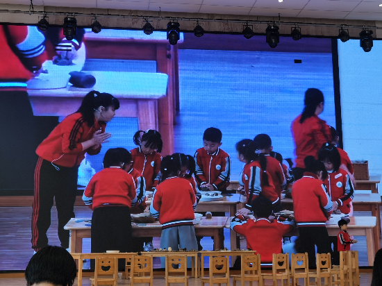 3.梁錦文《”泥“好,，樹(shù)葉.jpg